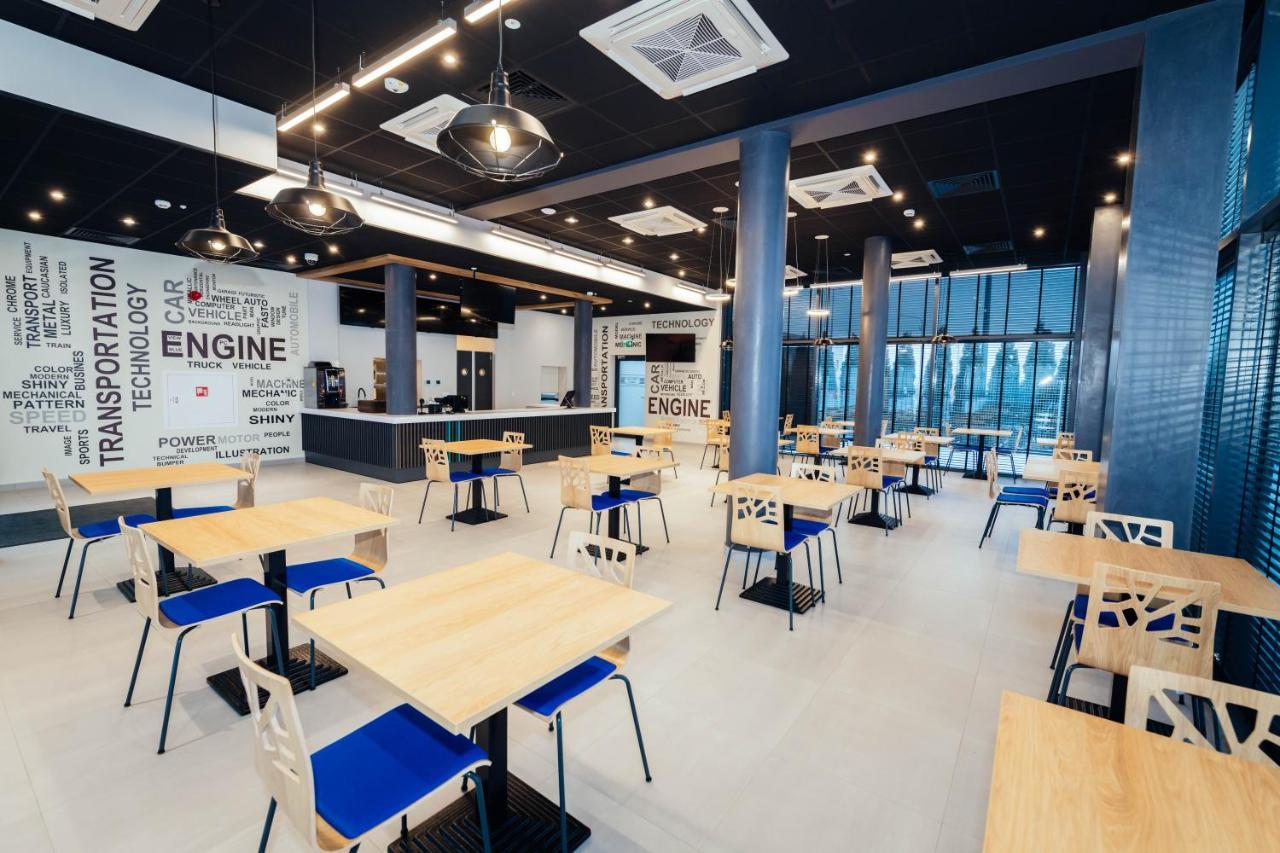 Blue Hotel Kalisz  Ngoại thất bức ảnh